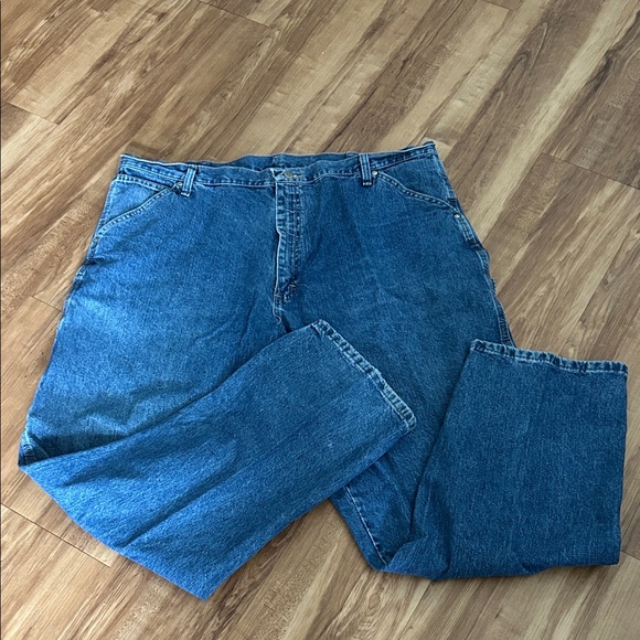 Wrangler Relaxed Fit Blue Jeans - Picture 1 of 7